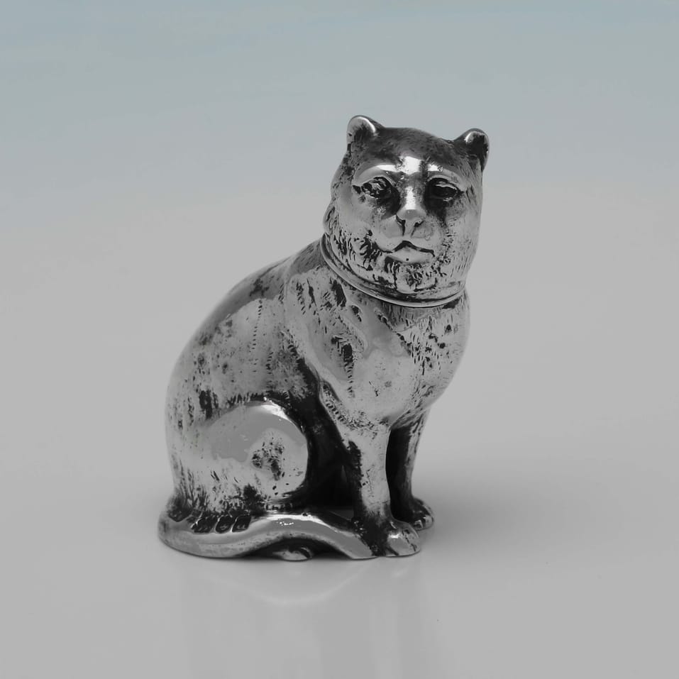 Antique Sterling Silver Dog & Cat Pepper Pots - Stuart Clifford, hallmarked in 1899 London - Victorian - Image 2