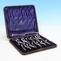 Antique Sterling Silver Asparagus Eaters & Server Set - Goldsmiths & Silversmiths Co., hallmarked in 1910 London - George V - Thumbnail 1