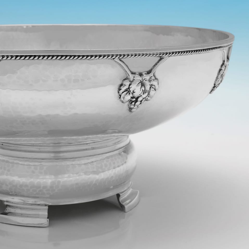 Sterling Silver Bowl - A. E. Jones, hallmarked in 1924 Birmingham - George V - Image 3