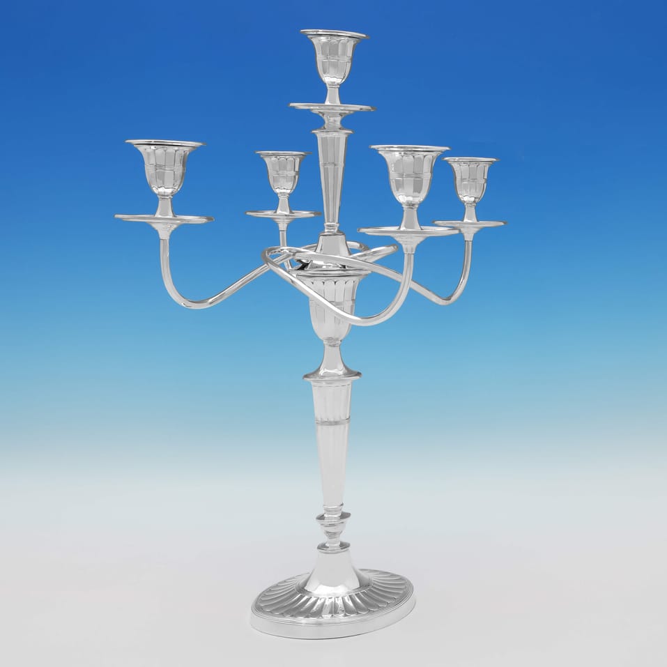 Antique Sterling Silver Pair of 'Batwing' Candelabra - Hawksworth Eyres & Co., hallmarked in 1901 Sheffield - Edwardian - Image 2