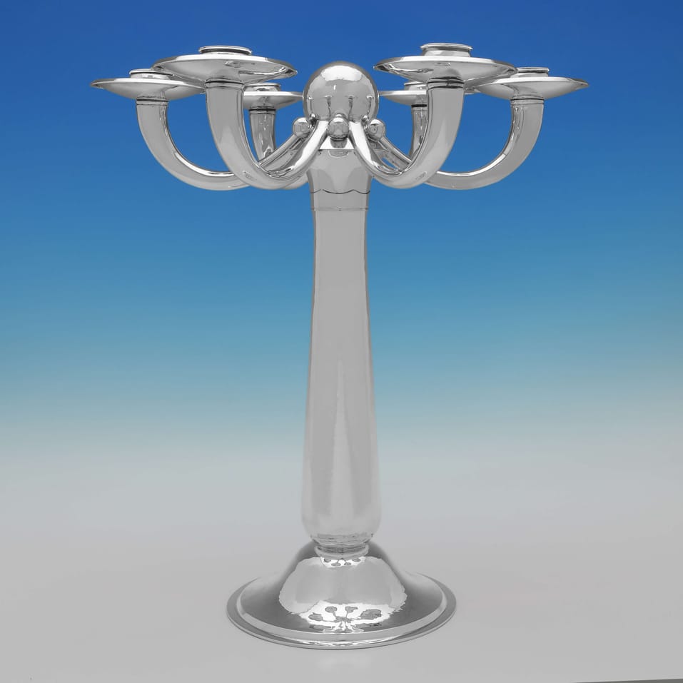 Foreign Silver Candelabrum - Bremer Werkstätten (Für) Kunstgewerbliche Silberarbeiten, made circa 1930 - George V - Image 2