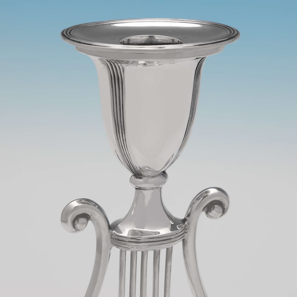 Antique Sterling Silver Pair of 'Lyre' Candlesticks - C. C. Pilling, hallmarked in 1911 London - George V - Image 4