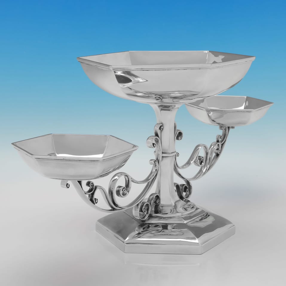 Antique Sterling Silver Centrepiece - Walker & Hall, hallmarked in 1913 Sheffield - George V - Image 2