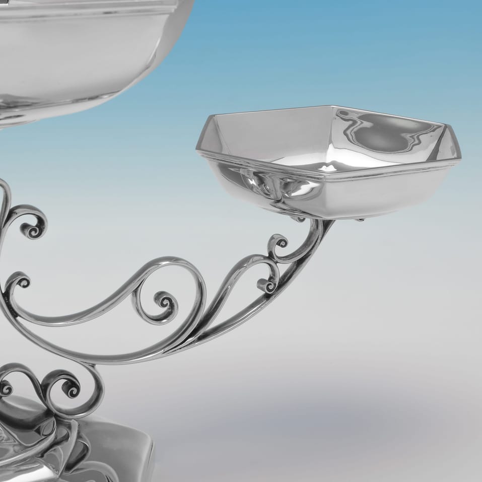 Antique Sterling Silver Centrepiece - Walker & Hall, hallmarked in 1913 Sheffield - George V - Image 3