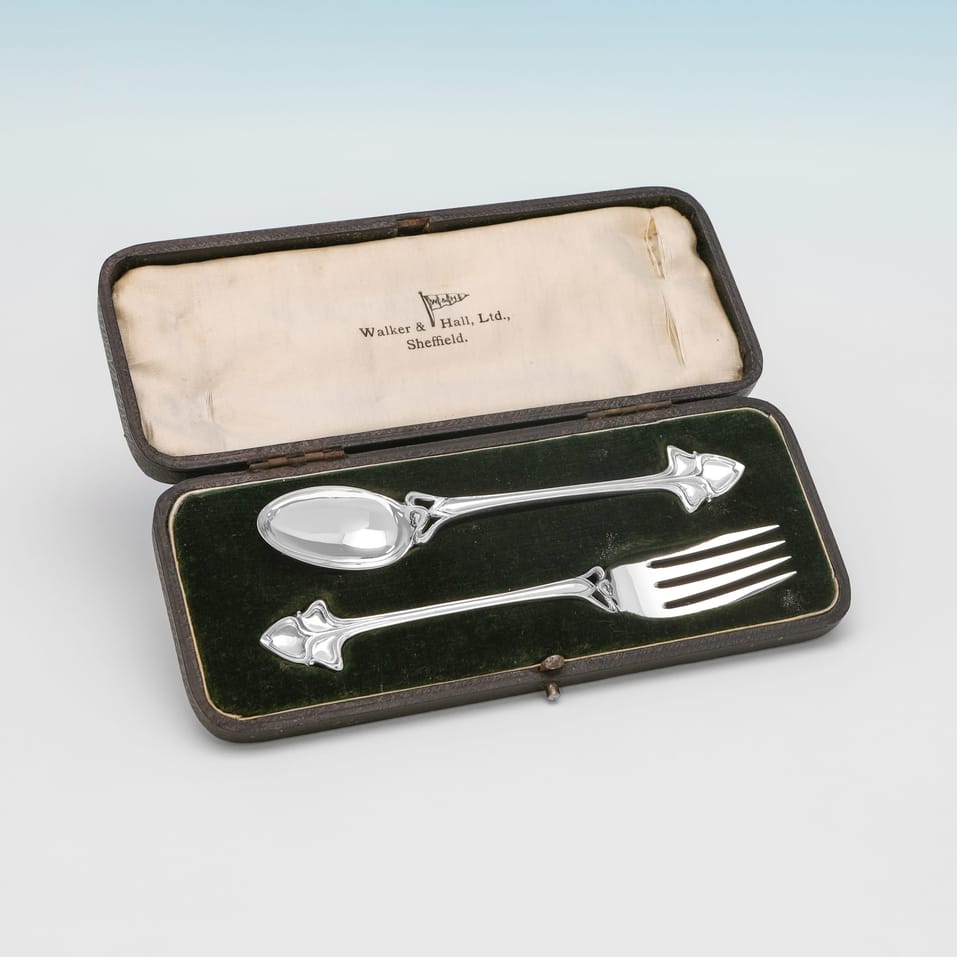 Antique Sterling Silver Child's Set - Walker & Hall, hallmarked in 1919 Sheffield - George V - Image 1