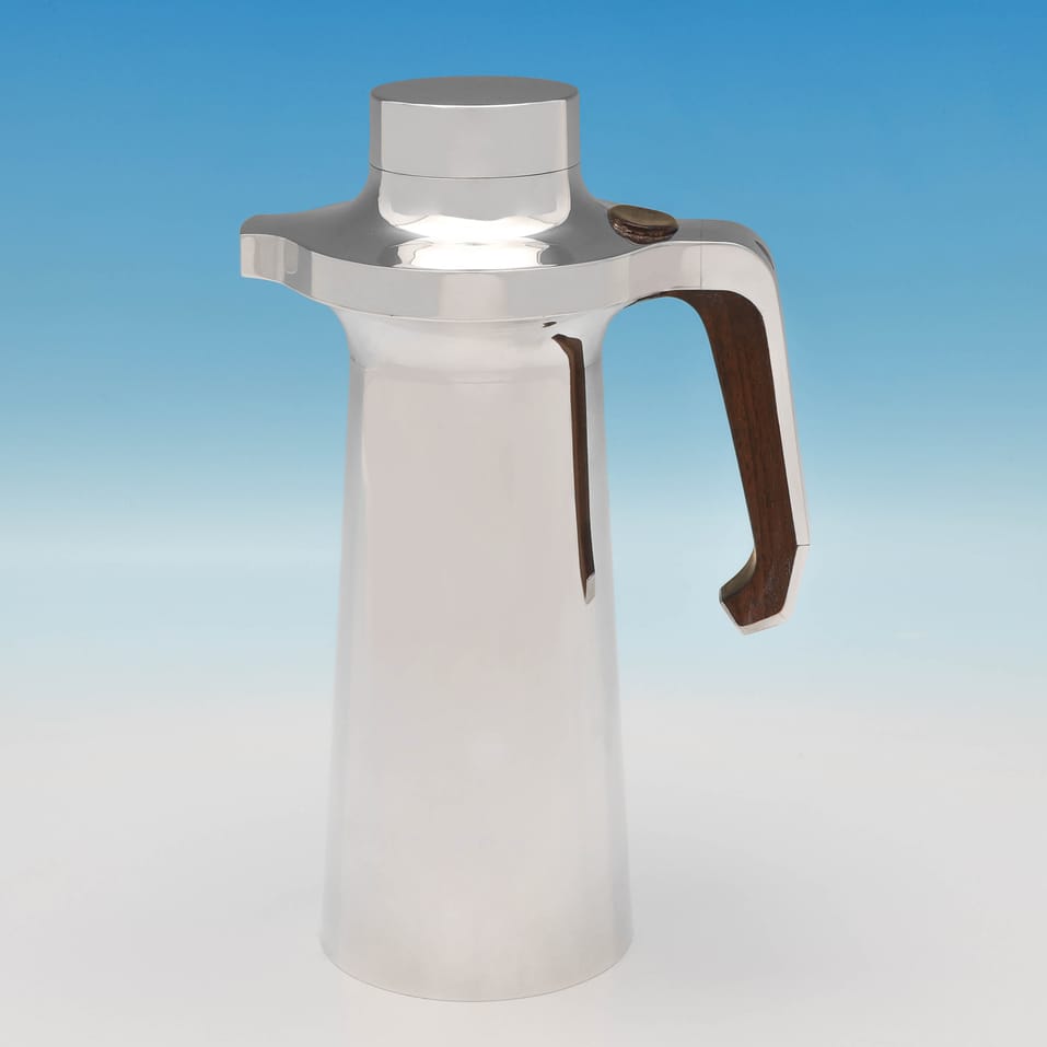 Sterling Silver Modernist Coffee Pot - Jeremy John Roberts, hallmarked in 1976 London - Elizabeth II