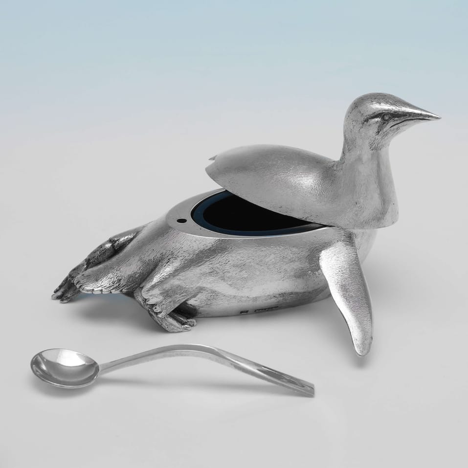 Sterling Silver 'Emperor Penguin' Condiment Set - Meiling & Gartrell, hallmarked in 1996 London - Elizabeth II - Image 2