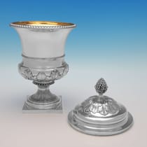 Sterling Silver Cup & Cover - Reid & Sons, hallmarked in 1928 London - George V - Thumbnail 2