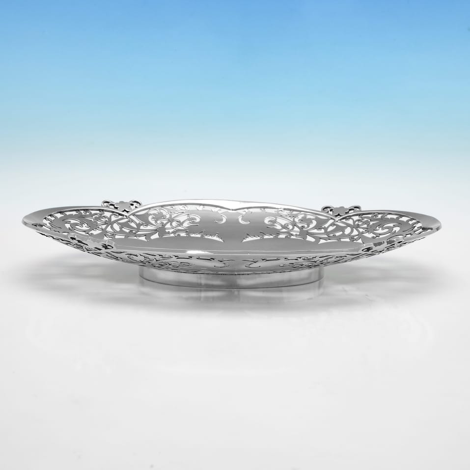 Sterling Silver Dish - Walker & Hall, hallmarked in 1956 Sheffield - Elizabeth II - Image 3