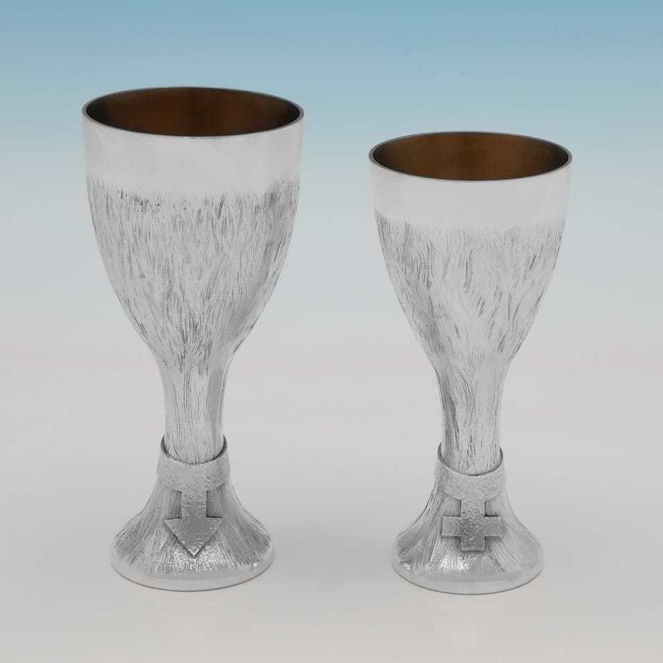 Sterling Silver Pair of 'His & Her' Goblets - Christopher Lawrence, hallmarked in 1974 London - Elizabeth II - Image 2