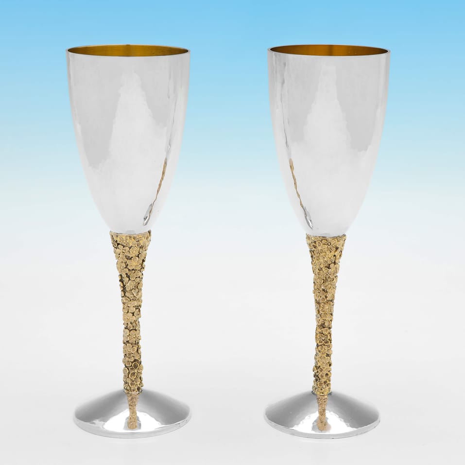 Sterling Silver Pair of Champagne Flutes - Stuart Devlin, hallmarked in 1977 London - Elizabeth II