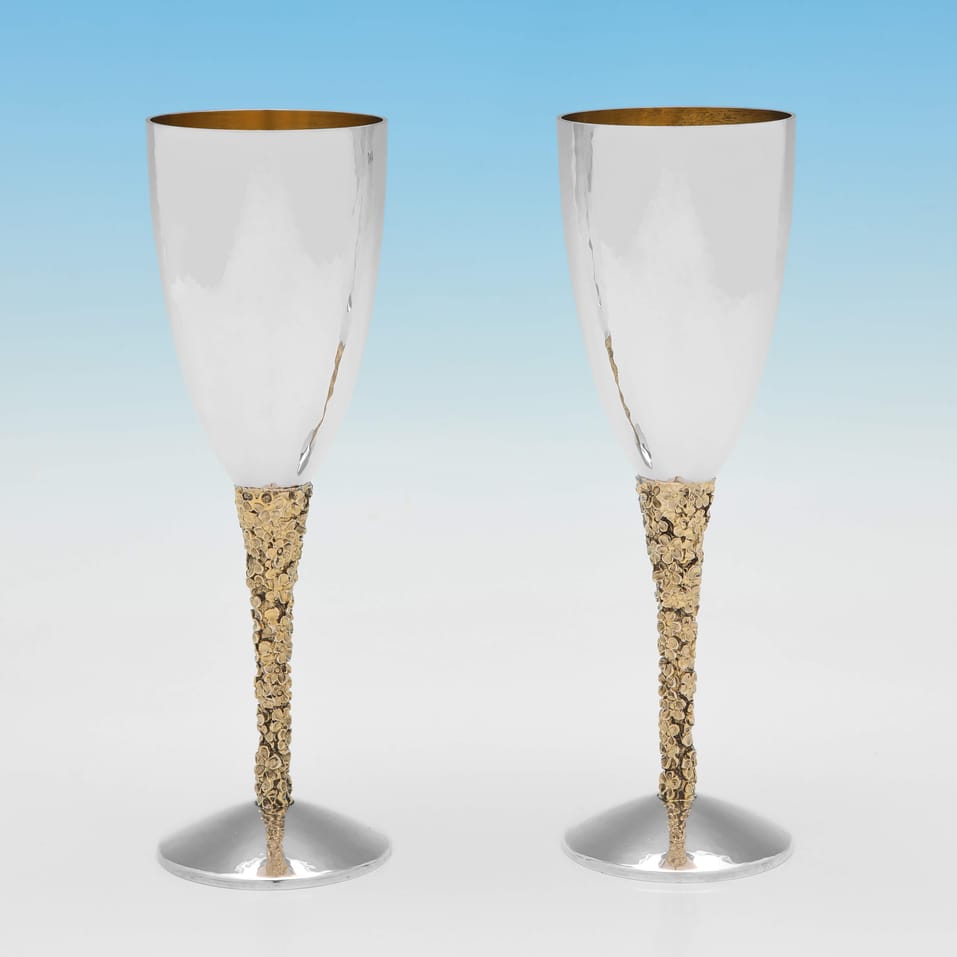 Sterling Silver Pair of Goblets - Stuart Devlin, hallmarked in 1977 London - Elizabeth II