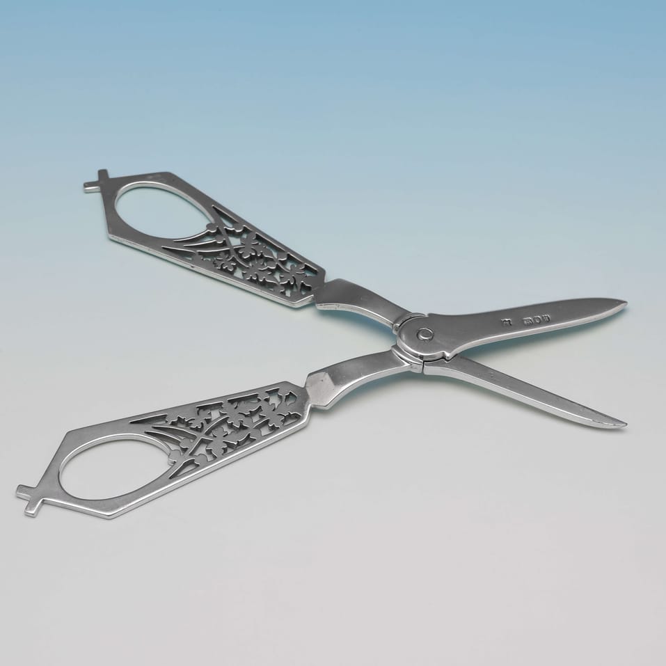 Antique Sterling Silver Pair of Aesthetic Period Grape Shears - Francis Higgins, hallmarked in 1893 London - Victorian - Image 3