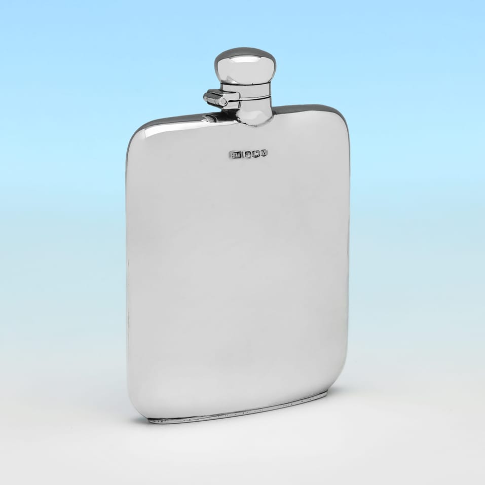 Sterling Silver Hip Flask - Lee & Wigfull, hallmarked in 1942 Sheffield - George VI - Image 1