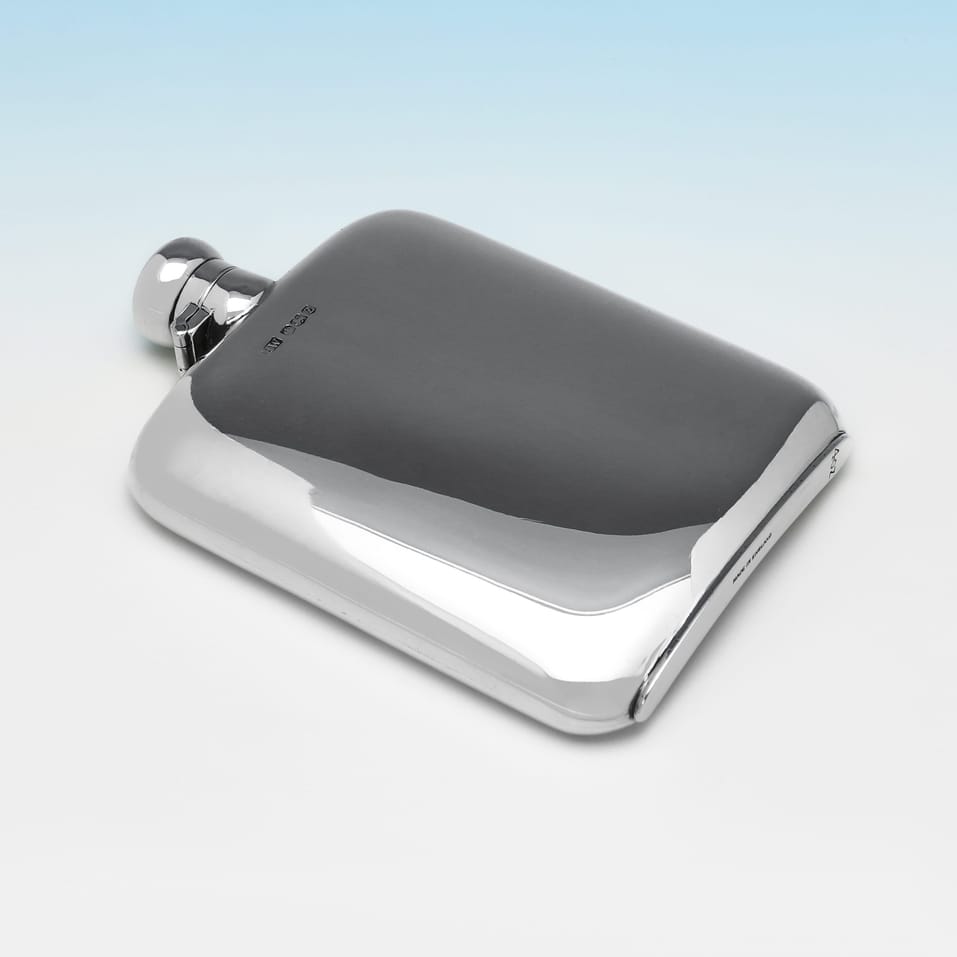 Sterling Silver Hip Flask - Lee & Wigfull, hallmarked in 1942 Sheffield - George VI - Image 2