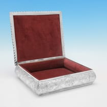 Antique Sterling Silver Dressing Table Boxes - Henry Matthews, hallmarked in 1898 Birmingham - Victorian - Thumbnail 2