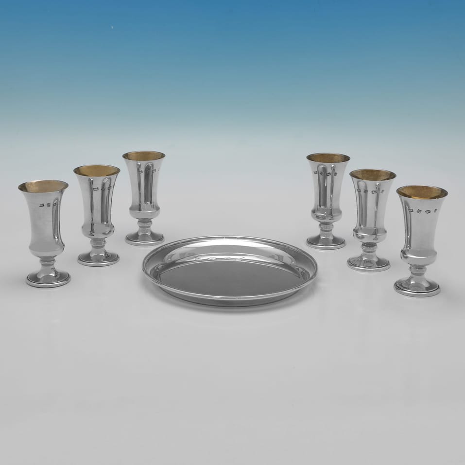 Sterling Silver Set of 6 Kiddush Cups on Tray - A. T. Cannon Ltd & R. E. Porter, hallmarked in 1976 Birmingham - Elizabeth II - Image 2