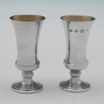 Sterling Silver Set of 6 Kiddush Cups on Tray - A. T. Cannon Ltd & R. E. Porter, hallmarked in 1976 Birmingham - Elizabeth II - Thumbnail 3