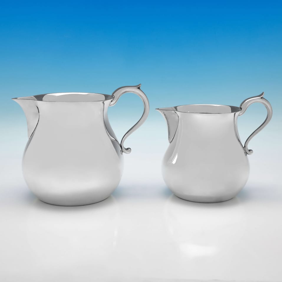 Sterling Silver Set of 4 Graduating Jugs - Edward Barnard & Sons, hallmarked in 1978 London - Elizabeth II - Image 2