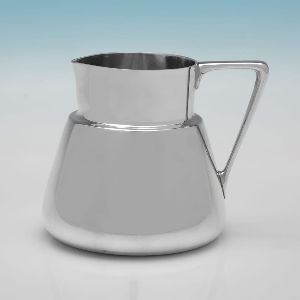 Antique Sterling Silver Milk Jug - Barnard Brothers, hallmarked in 1907 London - Edwardian