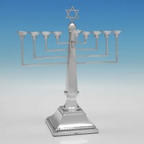 Sterling Silver Menorah - David Shaw Silverware Ltd., hallmarked in 1985 London - Elizabeth II - Thumbnail 1