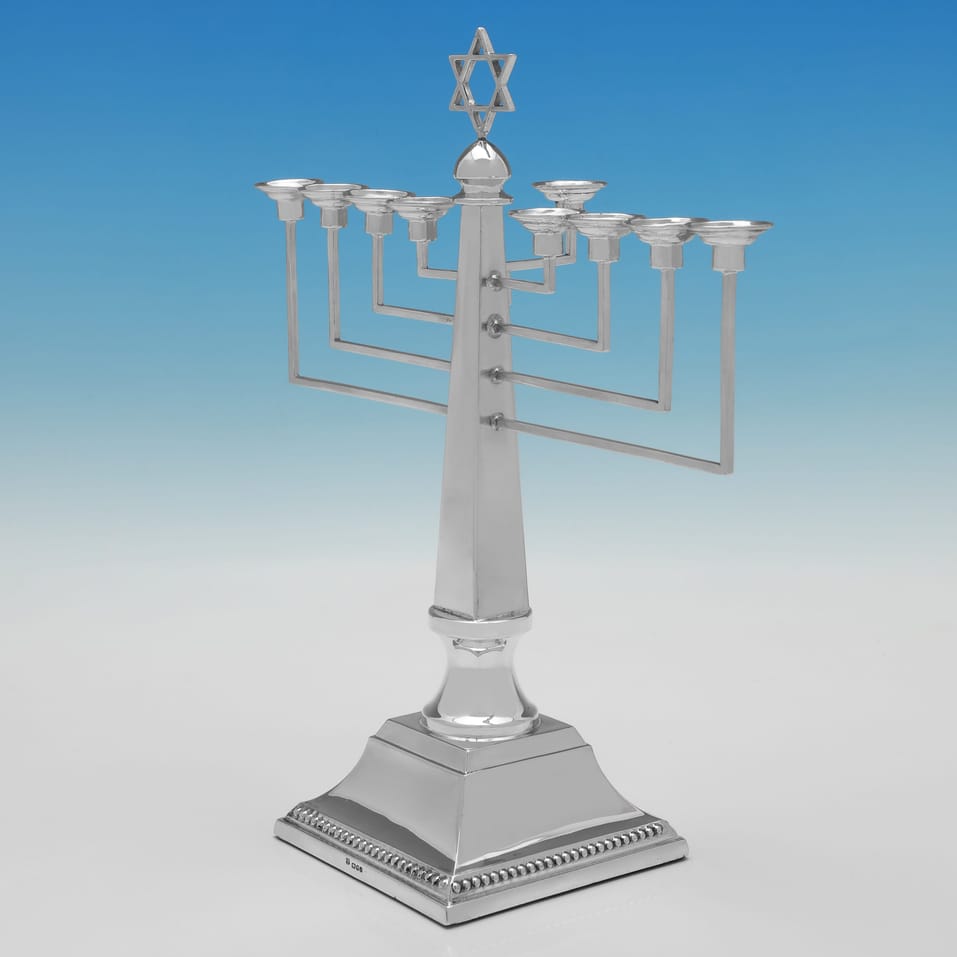 Sterling Silver Menorah - David Shaw Silverware Ltd., hallmarked in 1985 London - Elizabeth II - Image 2