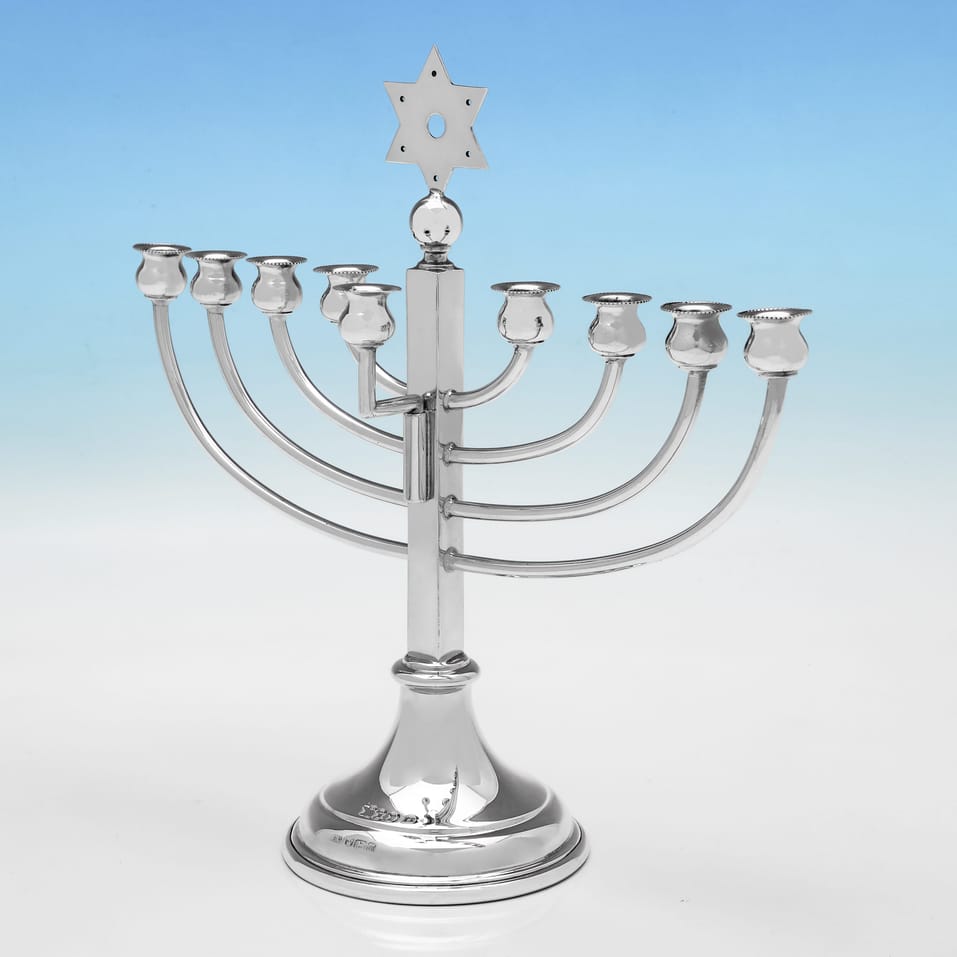 Sterling Silver Menorah - Viner's Ltd., hallmarked in 1954 Sheffield - Elizabeth II - Image 2