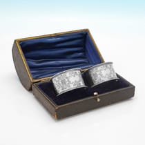 Antique Sterling Silver Pair of Napkin Rings - Martin & Hall, hallmarked in 1906 Sheffield - Edwardian - Thumbnail 1