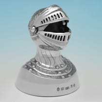 Antique Sterling Silver Knights Helmet Pepper Shaker - George Unite, hallmarked in 1869 Birmingham - Victorian - Thumbnail 2