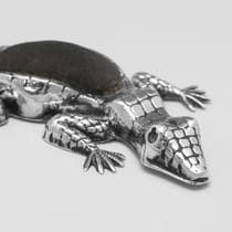 Antique Sterling Silver 'Gecko' Pincushion - Crisford & Norris Ltd., hallmarked in 1908 Birmingham - Edwardian - Thumbnail 4