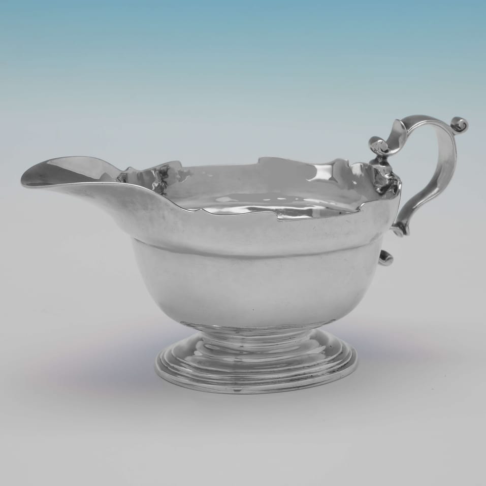 Sterling Silver Pair of Sauce Boats - Richard Comyns, hallmarked in 1932 London - George V - Image 2