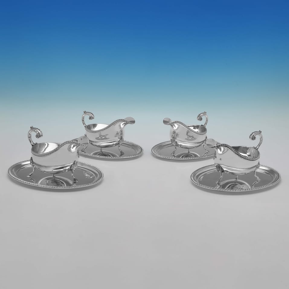 Sterling Silver Set of 4 Sauce Boats on Trays - Roberts & Belk, hallmarked in 1968 Sheffield - Elizabeth II