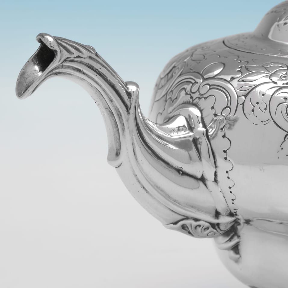 Antique Sterling Silver Scottish Teapot - Lothian & Robertson, hallmarked in 1759 Edinburgh - George II - Image 3