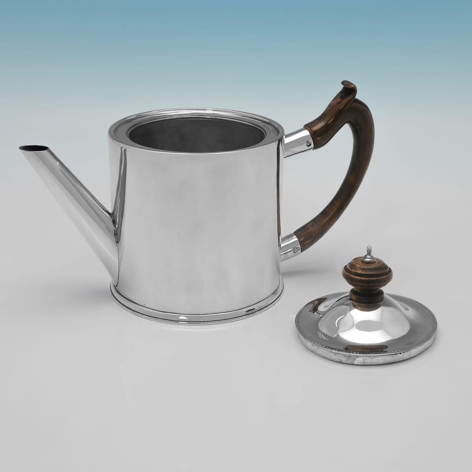 Antique Sterling Silver 'Drum' Teapot - Walter Brind, hallmarked in 1773 London - George III - Image 2