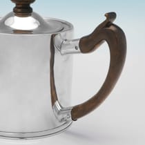 Antique Sterling Silver 'Drum' Teapot - Walter Brind, hallmarked in 1773 London - George III - Thumbnail 4