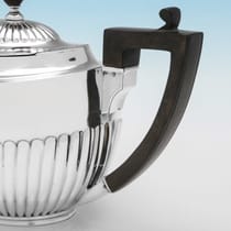 Antique Sterling Silver Teapot - William Hutton, hallmarked in 1909 London - Edwardian - Thumbnail 5