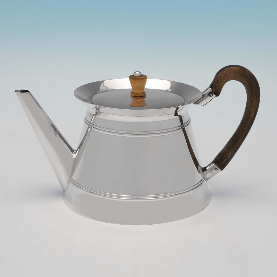 Antique Sterling Silver Teapot - Edward & Noble Haseler, hallmarked in 1913 Birmingham - George V