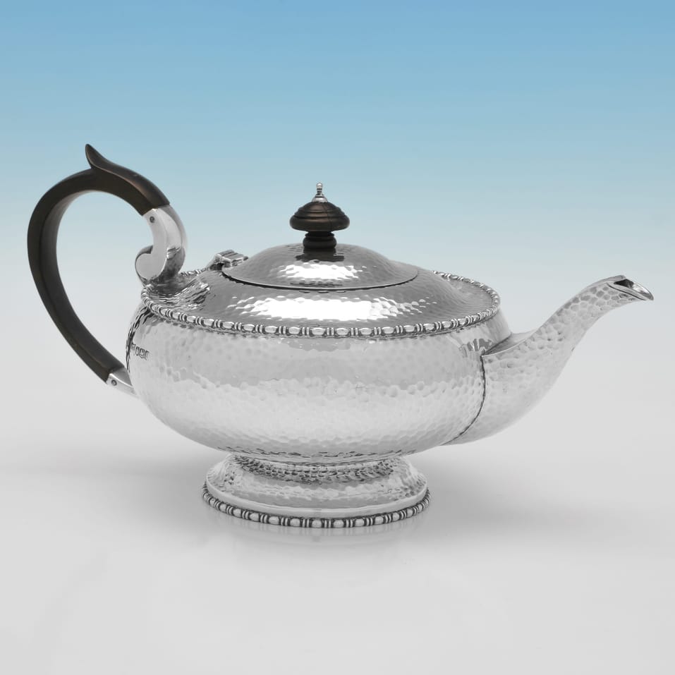 Sterling Silver Teapot - Walker & Hall, hallmarked in 1928 Sheffield - George V - Image 2