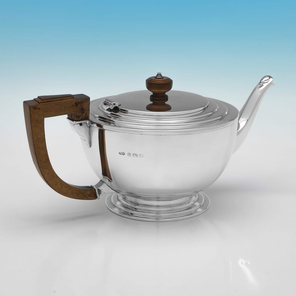 Sterling Silver Teapot - Deakin & Francis, hallmarked in 1930 Birmingham - George V - Image 2