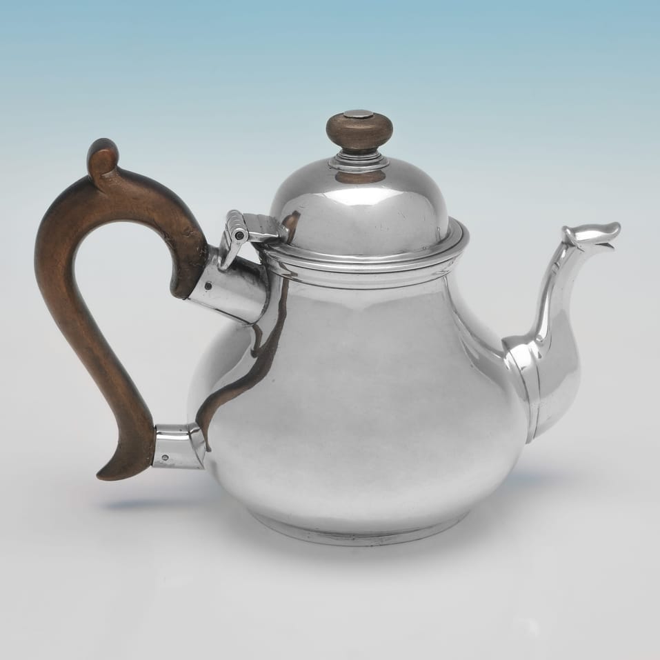 Antique Sterling Silver Teapot - William Spackman, hallmarked in 1725 London - George I - Image 2