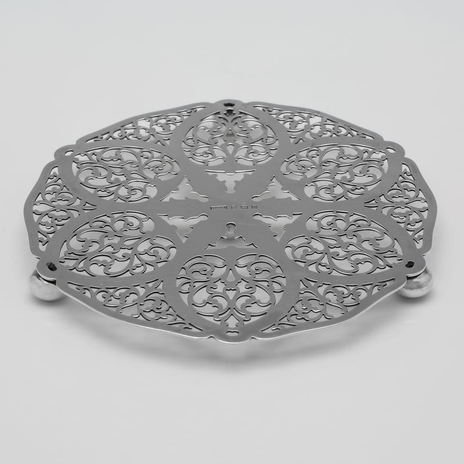 Sterling Silver Trivet - Roberts & Dore, hallmarked in 1930 Birmingham - George V