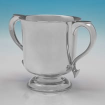 Antique Sterling Silver Trophy Cup - William Hutton & Sons, hallmarked in 1913 Birmingham - George V - Thumbnail 2