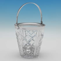 https://www.ifranks.com/images/silverware/v1/ice-buckets/l5726/l/l5726-silver-ice-buckets-1.jpg