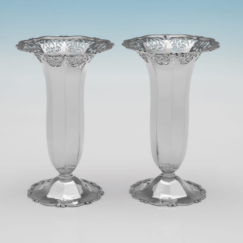 Antique Sterling Silver Pair of Vases - Elkington, hallmarked in 1902 London - Edwardian - Image 1